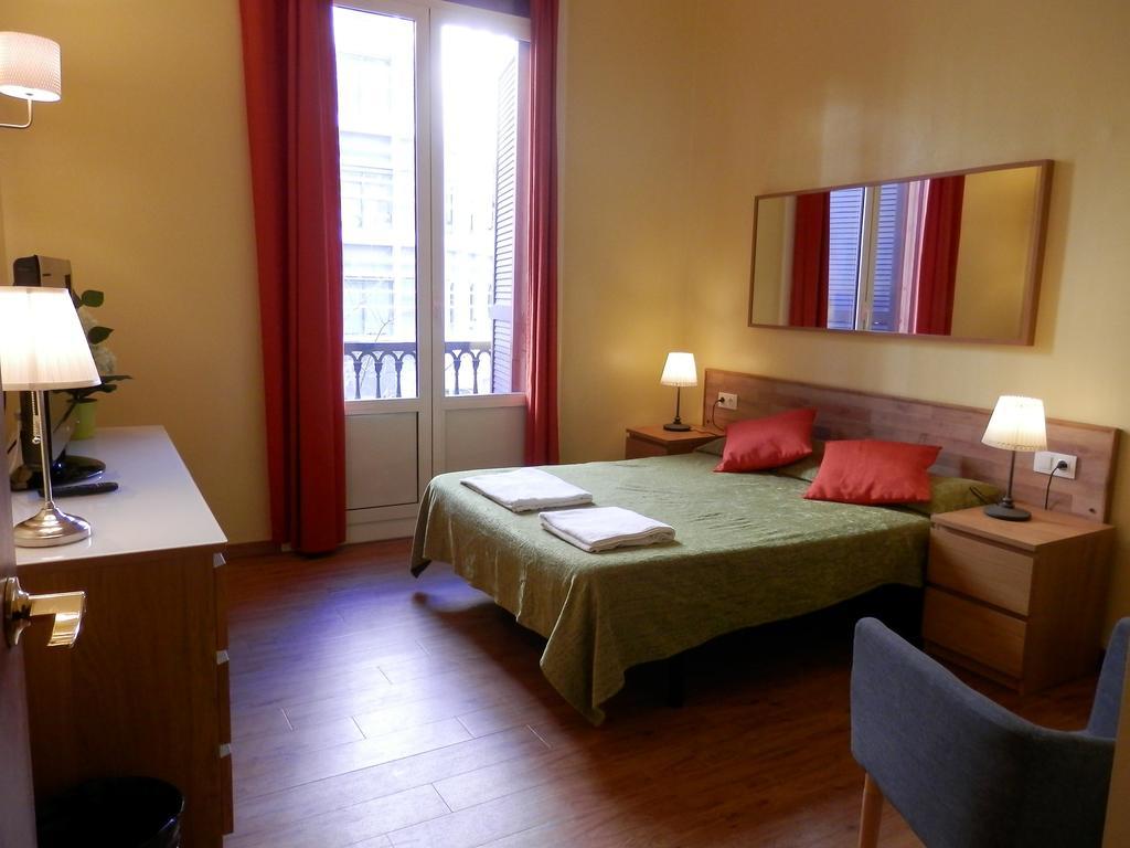 Barcelona Central Garden Hostal Eksteriør bilde